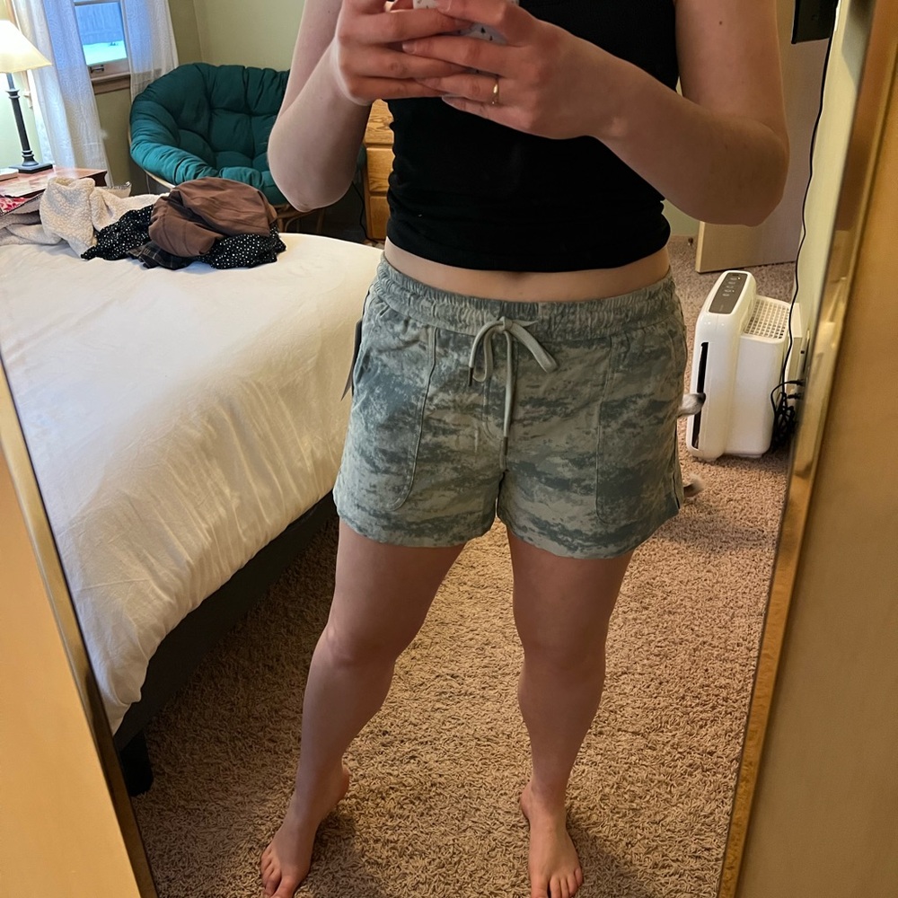 Athleta Farallon Camouflage Shorts